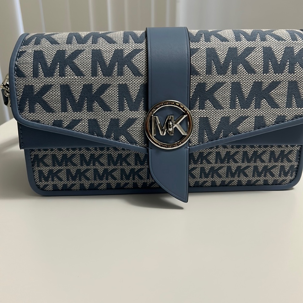 Blue Michael lots small purse